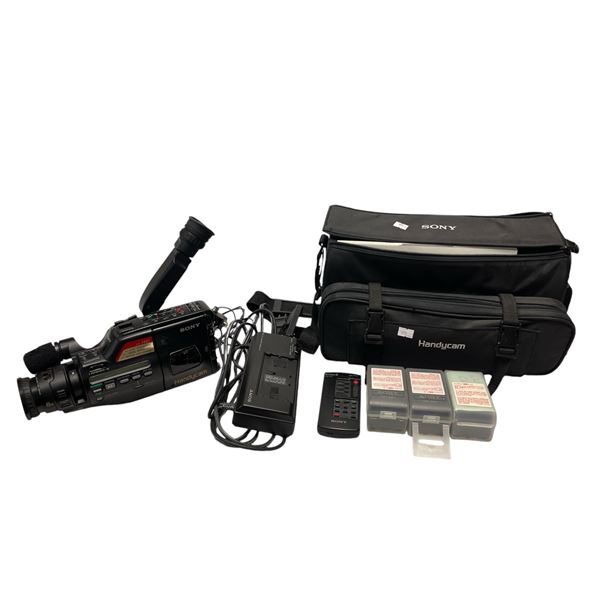 Vintage Sony Handycam Ccd-F401 With Accessories