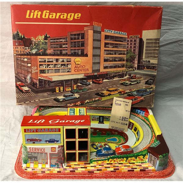 Vintage Open Box Shell Auto Center Lift Garage 308 Toy