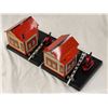 Image 2 : 2 Vintage Marx Tin R.R. Property Employees Only Electric Model Building