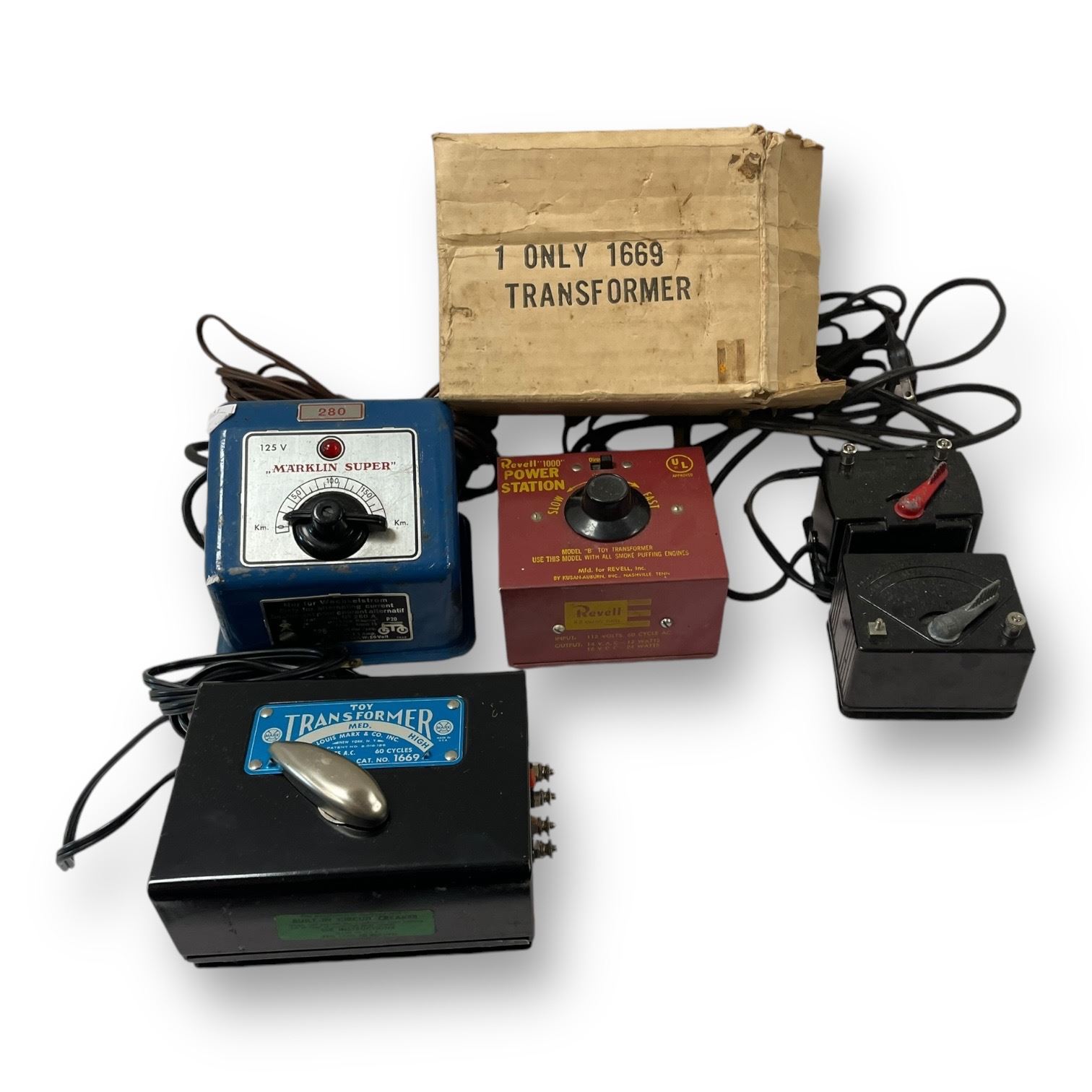 Model Train Transformer Table 5 Assorted Vintage Model Train Transformers: Marklin Super, Revell 1000 ...