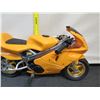 Image 2 : Very Small Yellow Mini-Moto 2-Cycle Gas Racer Bike