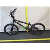 Image 8 : Kent Black Freestyle Cruiser Bike w/ Wheel Pegs (missing seat)