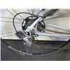 Image 2 : Trek 7.5FX White Hybrid Fitness Bike