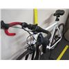 Image 8 : Genesis White Men's Road Bike w/ Racing Handlebars