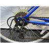 Image 2 : Huffy Rock Creek Blue Women's Hybrid Bike w/ Rear Basket