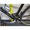 Image 8 : Giant Escape Black Hybrid Bike w/ Back Basket