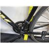 Image 8 : Trek Domane Black Men's Performance Road Bike w/ Racing Handlebars