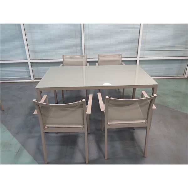Kettal Rectangular Outdoor Table 61" x 36" x 29" w/ 4 Mesh Chairs 23" x 16" x 32"H