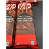Image 2 : KitKat Gooey Double Chocolate Candy Bars (112g x 7)