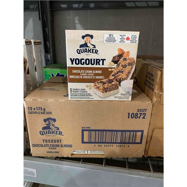 CASE LOT - Quaker Yogourt Chocolate Chunk Almond Granola Bars 12x175g