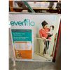 Image 2 : Evenflo Walk Thru Top Of Stairs Gate / Hallways & Doorways
