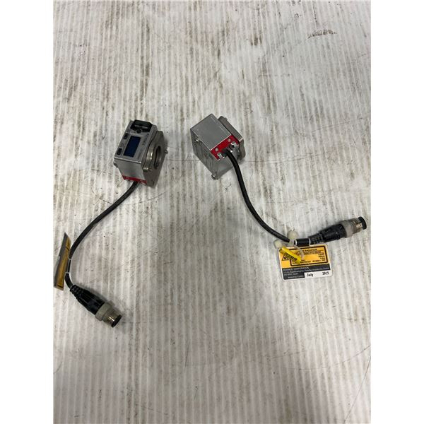 (2) Keyence #LR-TB2000C