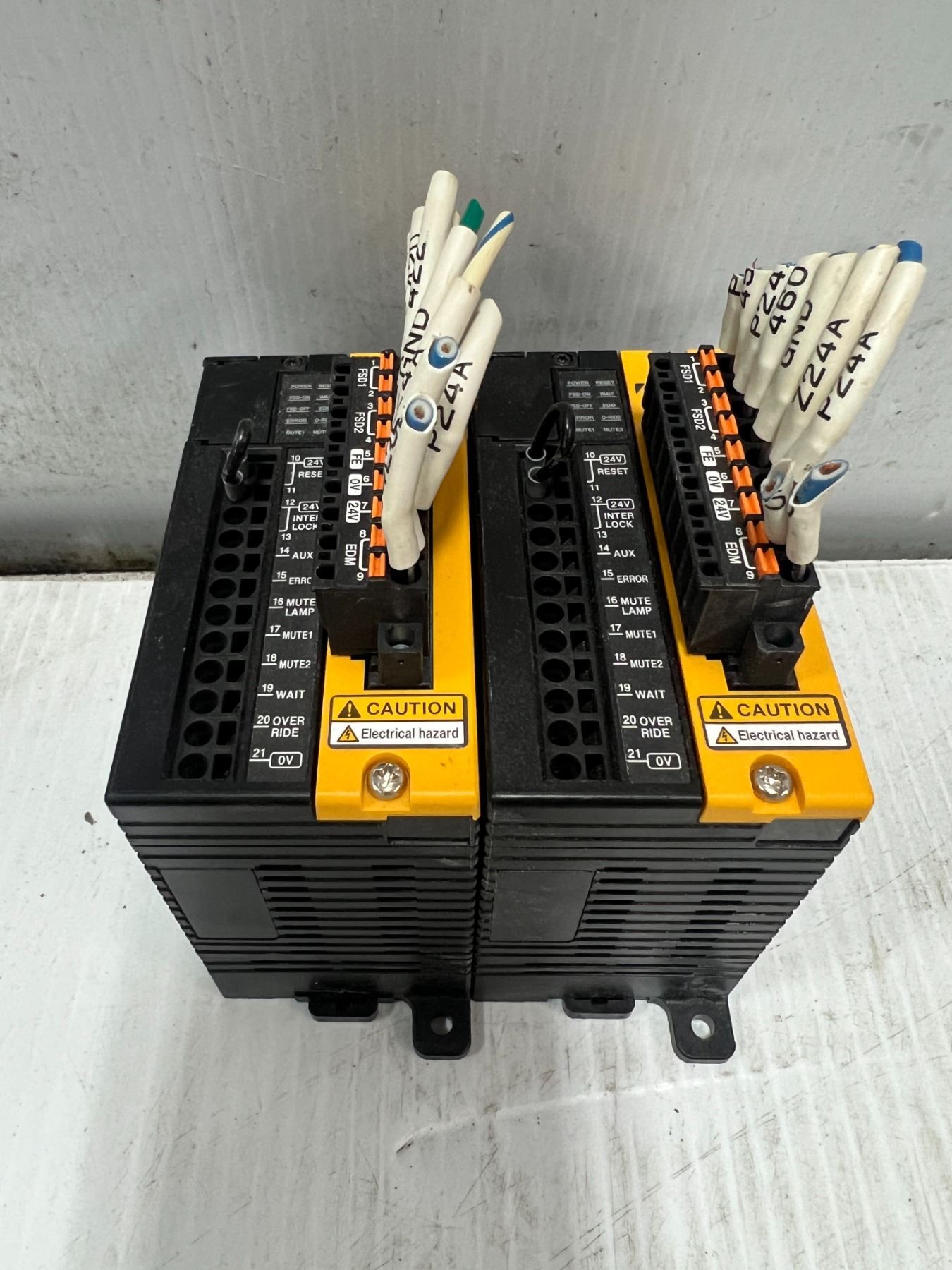 Gl Terminals (2) Keyence #GL-T11R Safety Relay Terminals