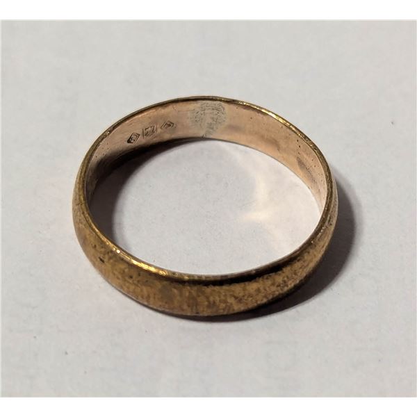 WEDDING BAND WITH MARKINGS