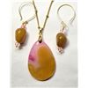 Image 1 : 20)  ROSE RED CRYSTAL YELLOW AGATE PEAR SHAPED