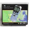 Image 1 : NEW DIGITAL THERAPY MACHINE, COMES WITH PADS,
