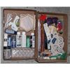 Image 1 : 2 TRAYS CRAFT ITEMS
