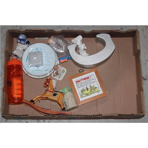 BOX WITH VINTAGE TRINKETS INCLUDING YODA & MORE