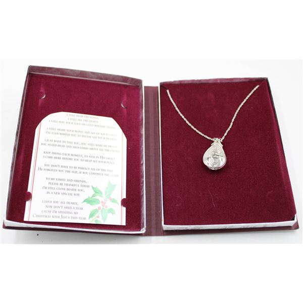 KEEPSAKE LOCKET