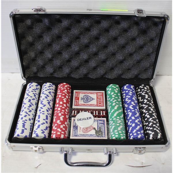 NEW 300 POKER CHIPS 11.5GR, 2 NEW DECKS CARDS,