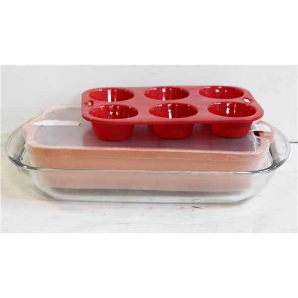 3 NEW BAKING TRAYS