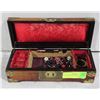 Image 1 : VINTAGE JADE CHINESE LOCKING WOOD JEWEL BOX