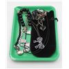Image 1 : NEW GREEN TRAY WITH 4 NEW JEWELRY PIECES - RETAIL