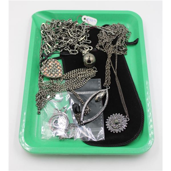 NEW GREEN TRAY WITH 4 NEW JEWELRY PIECES - RETAIL