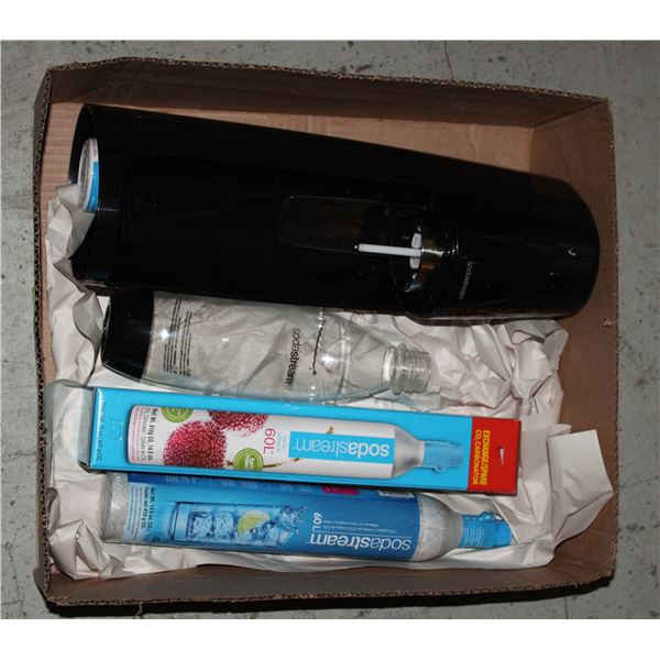 SODA STREAM W/ 2 CO2 CHARGERS & BOTTLE