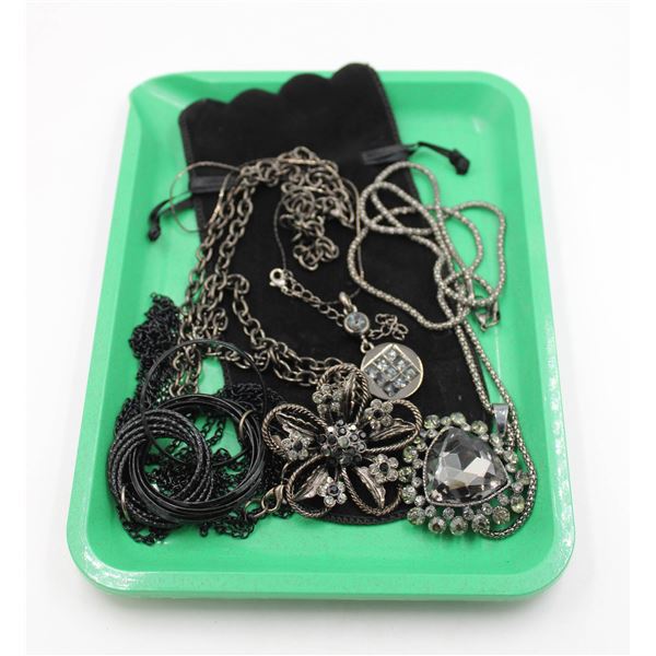 NEW GREEN TRAY WITH 4 NEW JEWELRY PIECES - RETAIL