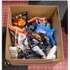 Image 1 : LARGE BOX OF CHIPS AND CRISPY MINIS