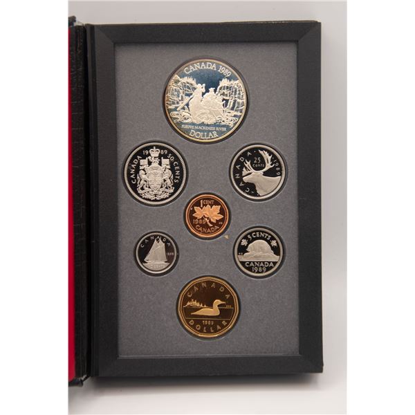 CANADA COIN SET (UNCIRCULATED) IN PRESENTATION