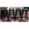Image 1 : SET OF 4 BLACK INDUSTRIAL METAL BAR STOOLS -