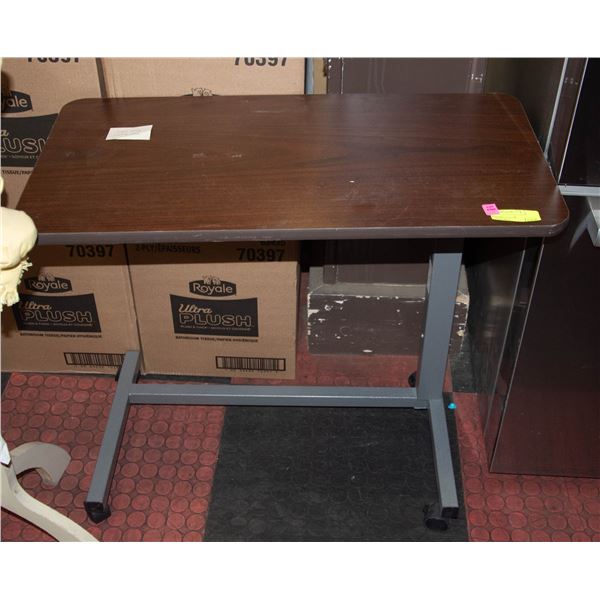 ADJUSTABLE HEIGHT ROLLING WORKSTATION
