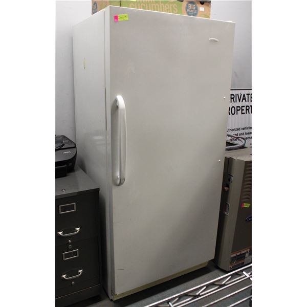 WHITE UPRIGHT FREEZER