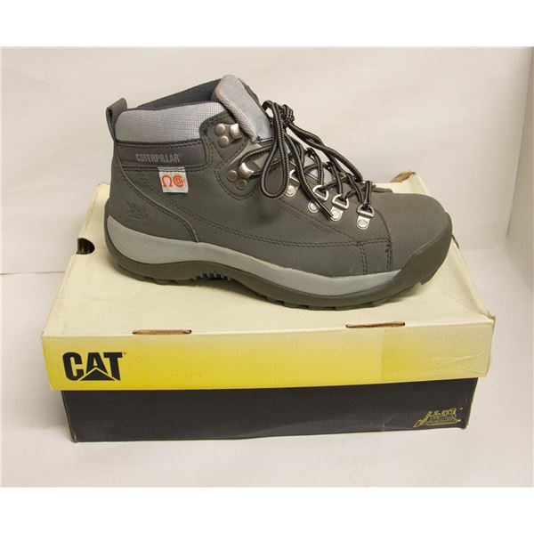 NEW CAT WOMEN'S BOOTS SIZE 8.5