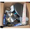 Image 1 : LOT OF ESTATE KITCHENWARE