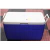 Image 1 : COLEMAN BLUE AND WHITE 48 QT. - 76 CAN