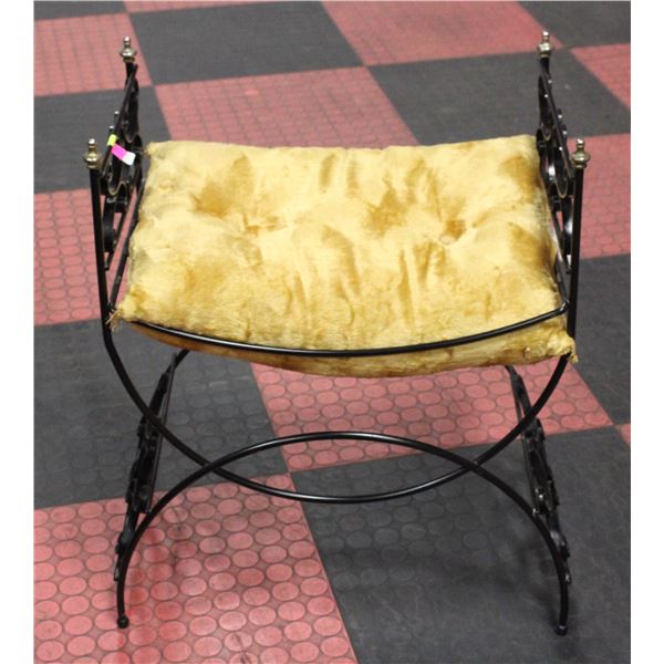 VINTAGE STYLE SIDE CHAIR