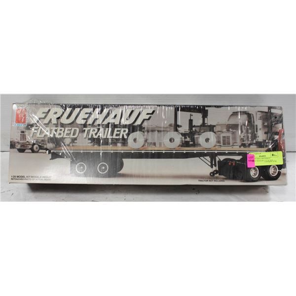 NEW AMT ERTL FRUEHAUF FLATBED TRAILER 1:25 SCALE
