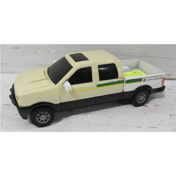 ERTL JOHN DEERE PICK UP TRUCK 8 IN LONG