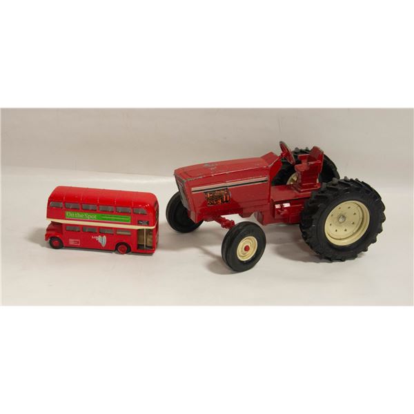 VINTAGE ERTL STK 415 RED 1/16 SCALE TRACTOR +