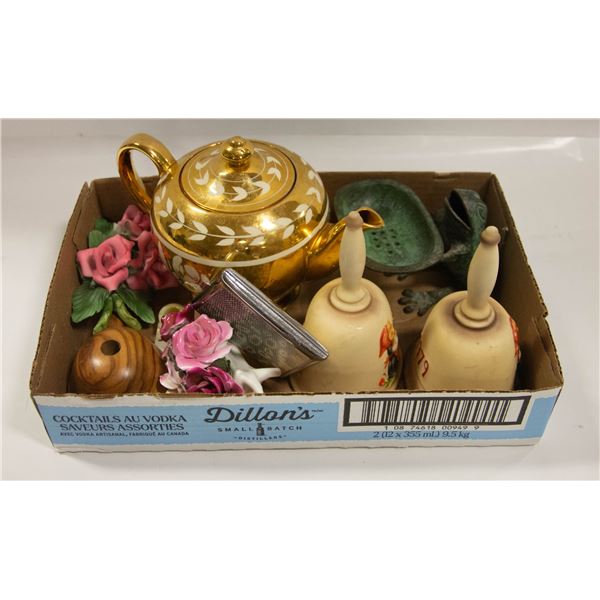 FLAT OF ESTATE COLLECTIBLES