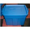 Image 1 : NEW RUBBERMAID 68 LITRE ROUGHNECK TOTE WITH LID