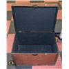 Image 2 : SOLID WOOD HINGED LID STORAGE CHEST - LINED