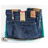 Image 1 : 3X NEW WITH TAGS JEANS SILVER LEVIS SIZE 46