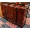 Image 2 : 1940’S 3-DRAWER MAHOGANY CHINA CABINET