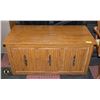 Image 1 : DRESSER & TWO CHAIRS