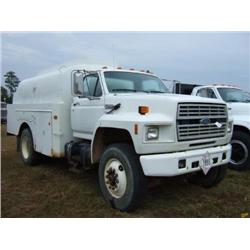 1992 FORD F800 FUEL TRUCK