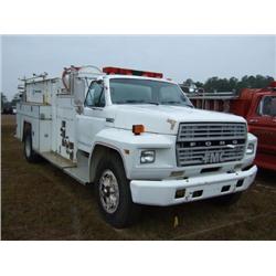 1984 FORD F800 FIRE TRUCK